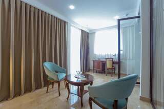 Отель Ambassador Hotel Кишинёв Апартаменты-1