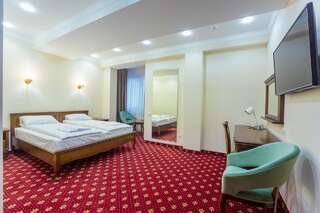 Отель Ambassador Hotel Кишинёв Большой двухместный номер с 1 кроватью-8