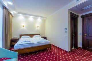 Отель Ambassador Hotel Кишинёв Большой двухместный номер с 1 кроватью-12