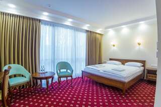 Отель Ambassador Hotel Кишинёв Большой двухместный номер с 1 кроватью-5